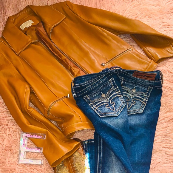 Michael Kor - Picture 2 of 11